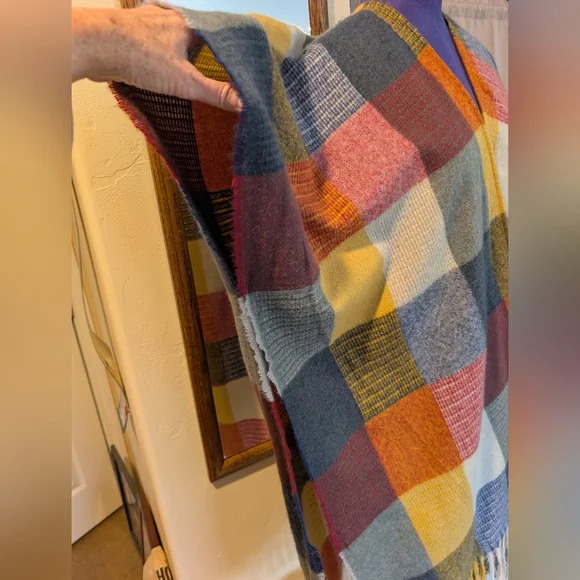 NWOT-Poncho Multicolor - Picture 4 of 12